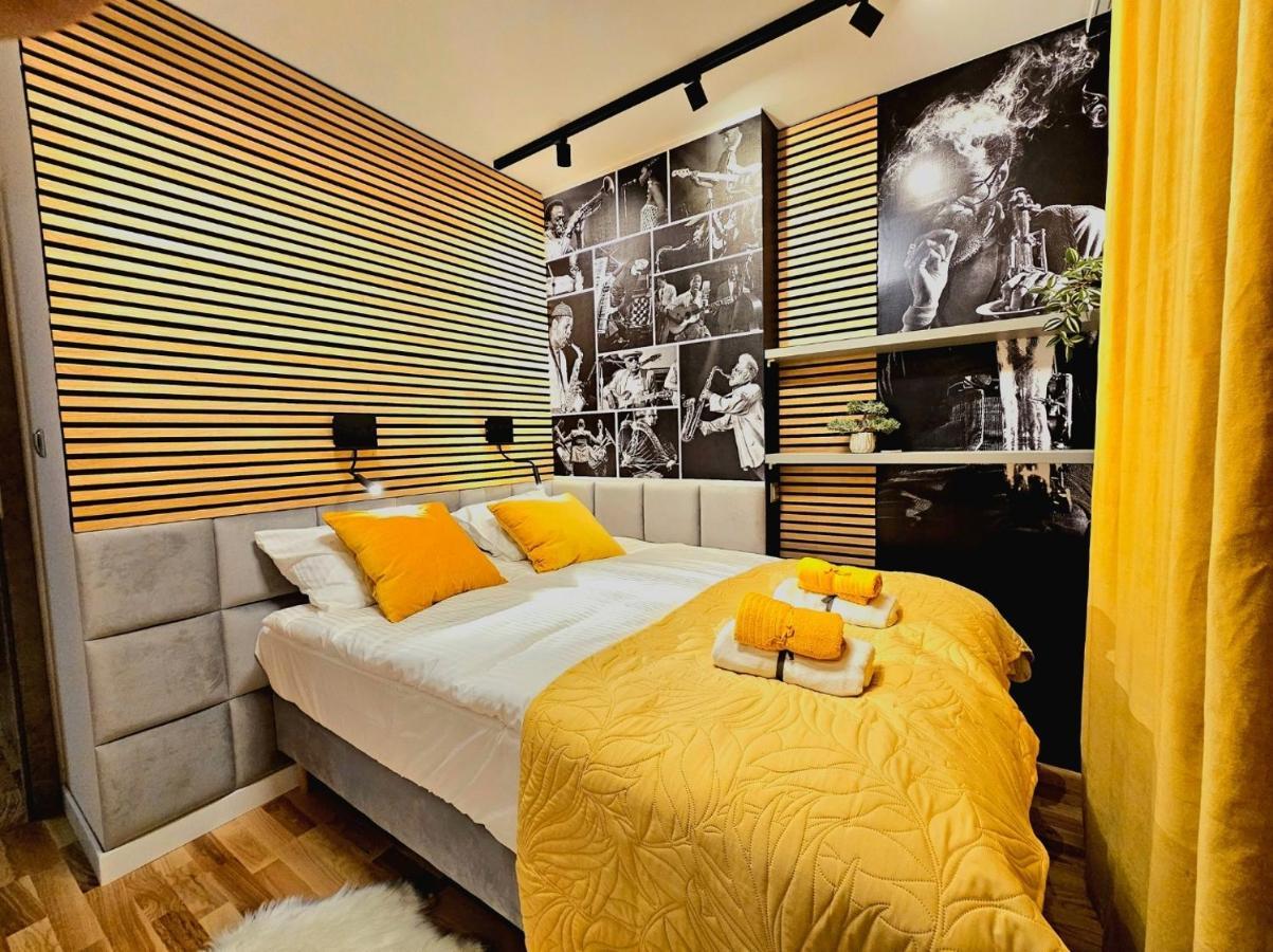 Eddie's Luxury *