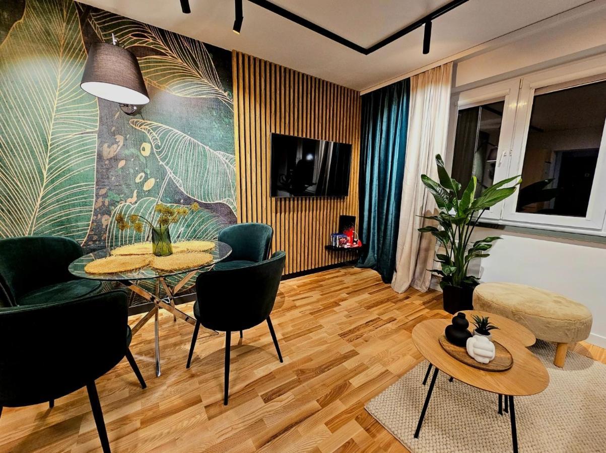 Eddie's Luxury Apartment