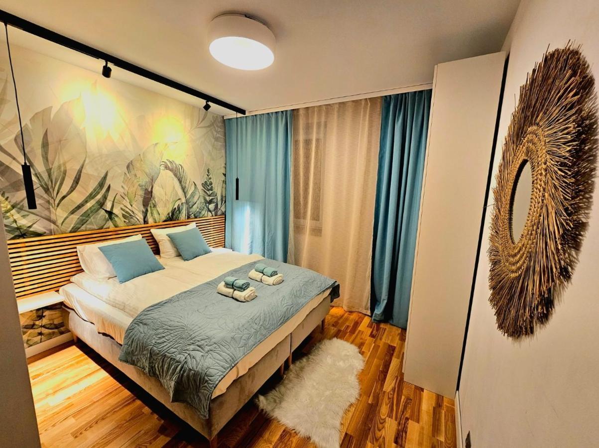 Eddie's Luxury Apartment